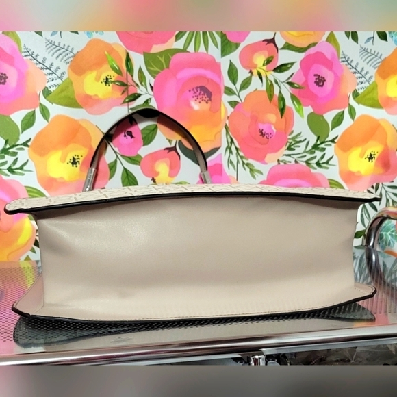 CALVIN KLEIN Audrey Hobo - Picture 5 of 7